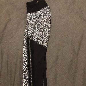 Lululemon crops size 2